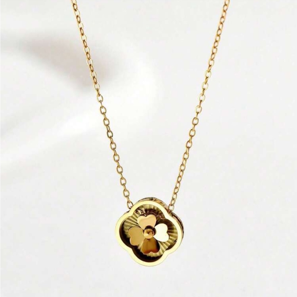 Gold plated stainless steelsteel clover pendant necklace